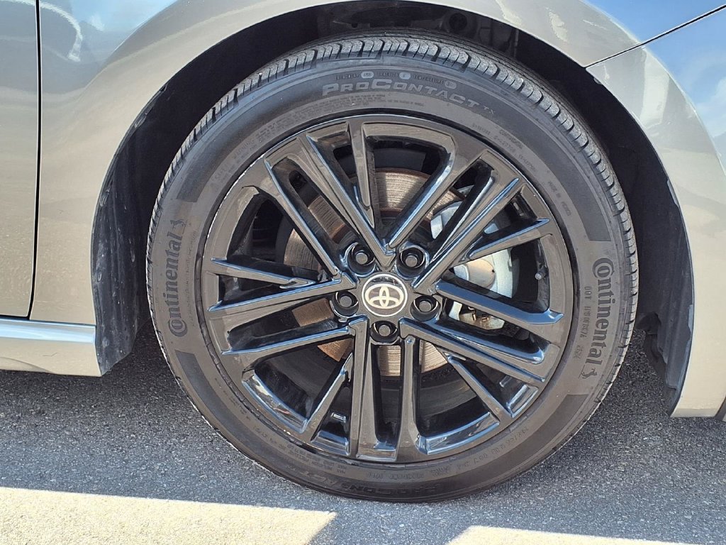 Used 2025 Toyota Camry SE w/ Convenience Package FWD image 12