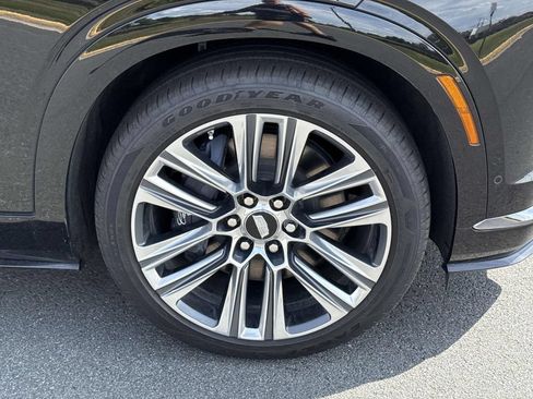 Used 2026 Cadillac Vistiq Platinum w/ LPO, Floor Liner Package AWD/4WD image 14