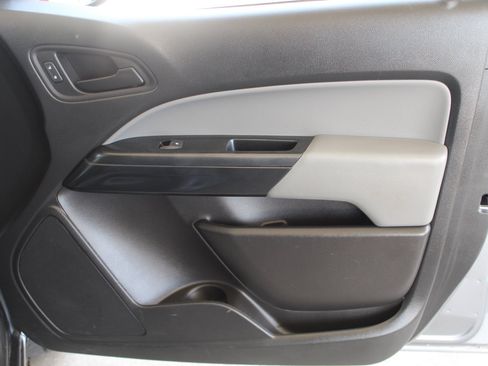 Used 2022 Chevrolet Colorado W/T AWD/4WD image 18