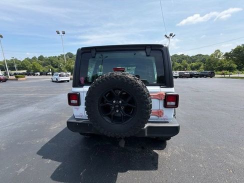 Used 2025 Jeep Wrangler Unlimited Sport AWD/4WD image 6