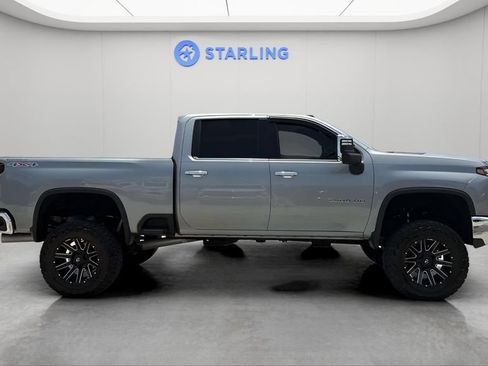 Used 2024 Chevrolet Silverado 2500 LTZ AWD/4WD image 11