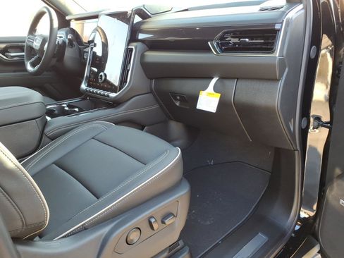 New 2026 GMC Yukon Elevation image 9