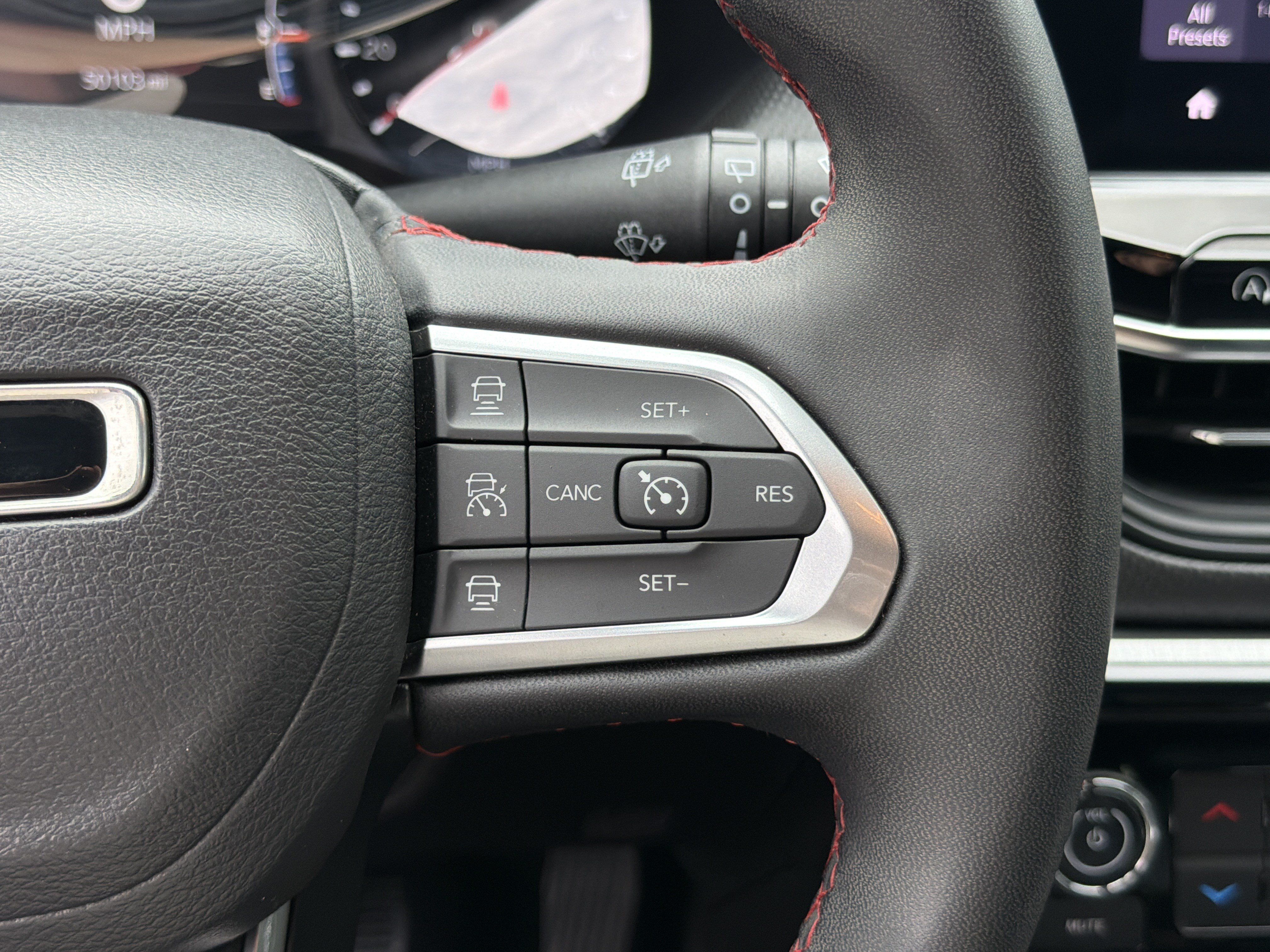 Used 2024 Jeep Compass Trailhawk AWD/4WD image 26