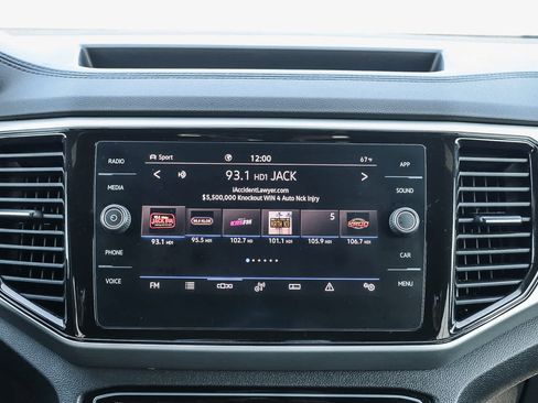 Used 2022 Volkswagen Atlas Cross Sport SE image 14