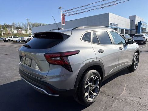 New 2026 Chevrolet Trax LT FWD image 4