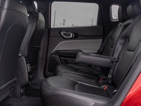 Used 2025 Jeep Compass Limited AWD/4WD image 8