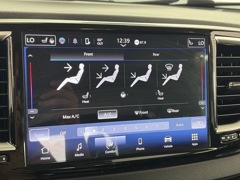 Used 2023 Chrysler Pacifica Touring-L FWD image 18