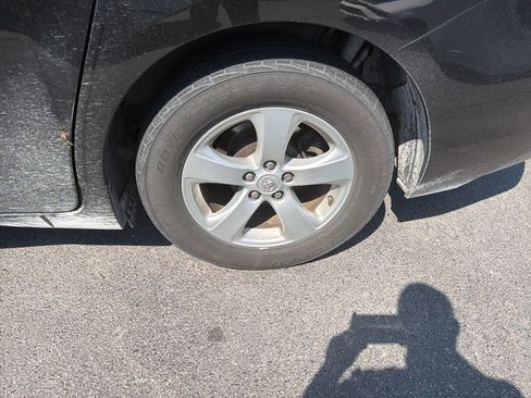 Used 2014 Toyota Sienna LE FWD image 3