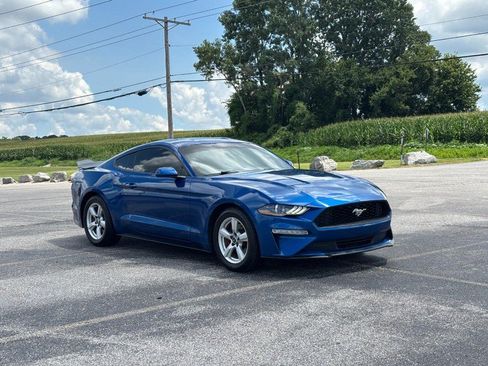 Used 2018 Ford Mustang Coupe RWD image 7