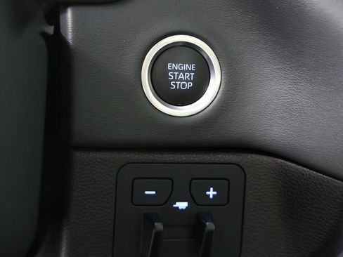 Used 2024 Toyota Tundra Platinum image 13