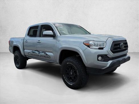 Used 2022 Toyota Tacoma SR5 RWD image 3
