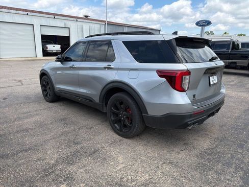 Used 2022 Ford Explorer ST w/ Equipment Group 401A AWD/4WD image 2