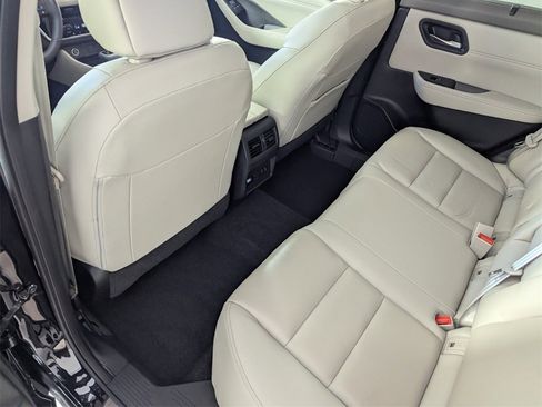 Used 2023 Nissan Rogue SL w/ SL Premium Package image 15