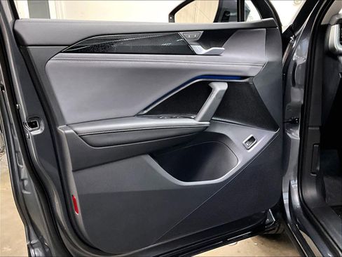 New 2026 Volkswagen Tiguan SE image 24