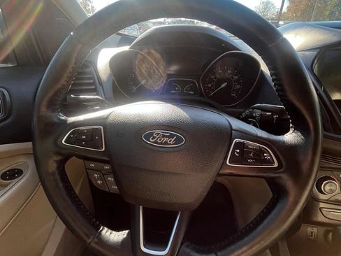 Used 2017 Ford Escape Titanium FWD image 11