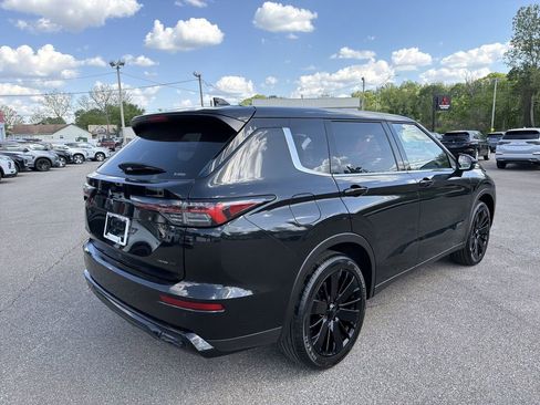 New 2026 Mitsubishi Outlander LE AWD/4WD image 4