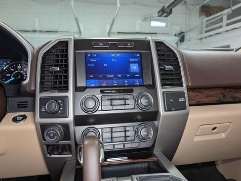 Used 2019 Ford F150 Lariat w/ Equipment Group 501A Mid AWD/4WD image 33