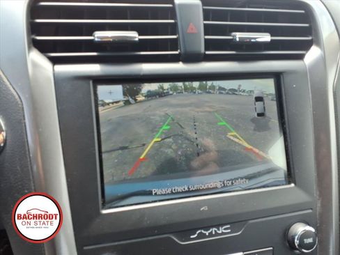 Used 2020 Ford Fusion SE FWD image 10