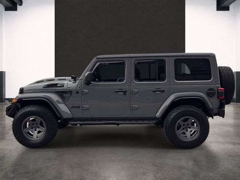 Used 2019 Jeep Wrangler Unlimited Sahara AWD/4WD image 2