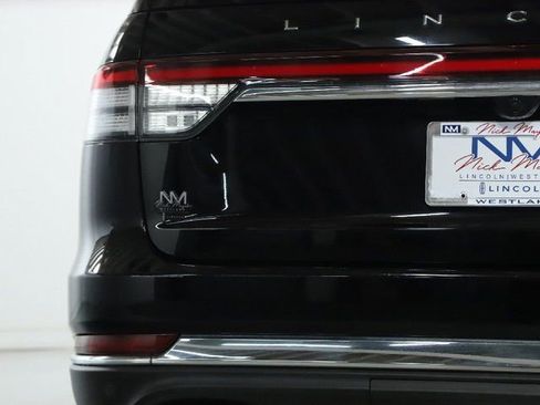 Used 2020 Lincoln Aviator Reserve w/ Class IV Trailer Tow Package image 43