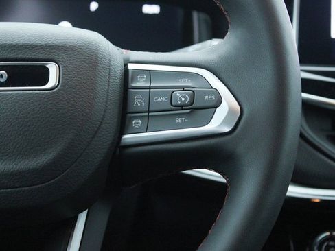 Used 2025 Jeep Compass Trailhawk w/ Trailhawk Elite Group image 27