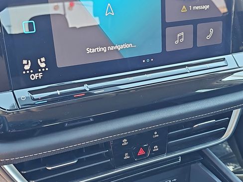 Used 2025 Volkswagen Atlas SE image 21