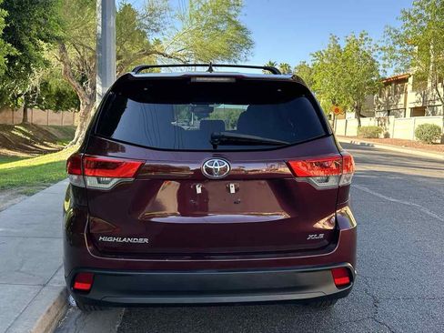 Used 2019 Toyota Highlander XLE image 7