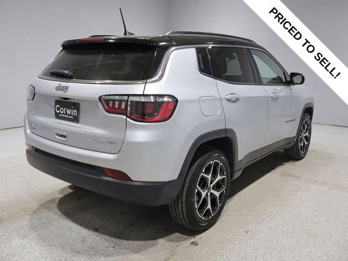 Used 2025 Jeep Compass Limited AWD/4WD image 2