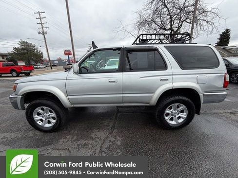 Used 2000 Toyota 4Runner SR5 image 8