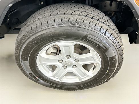Used 2022 Jeep Wrangler Unlimited Sport AWD/4WD image 11