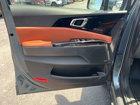 Used 2024 Kia Carnival SX Prestige FWD image 28