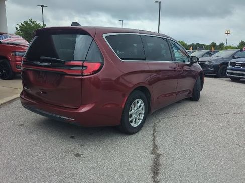 Certified 2023 Chrysler Pacifica Touring-L FWD image 31