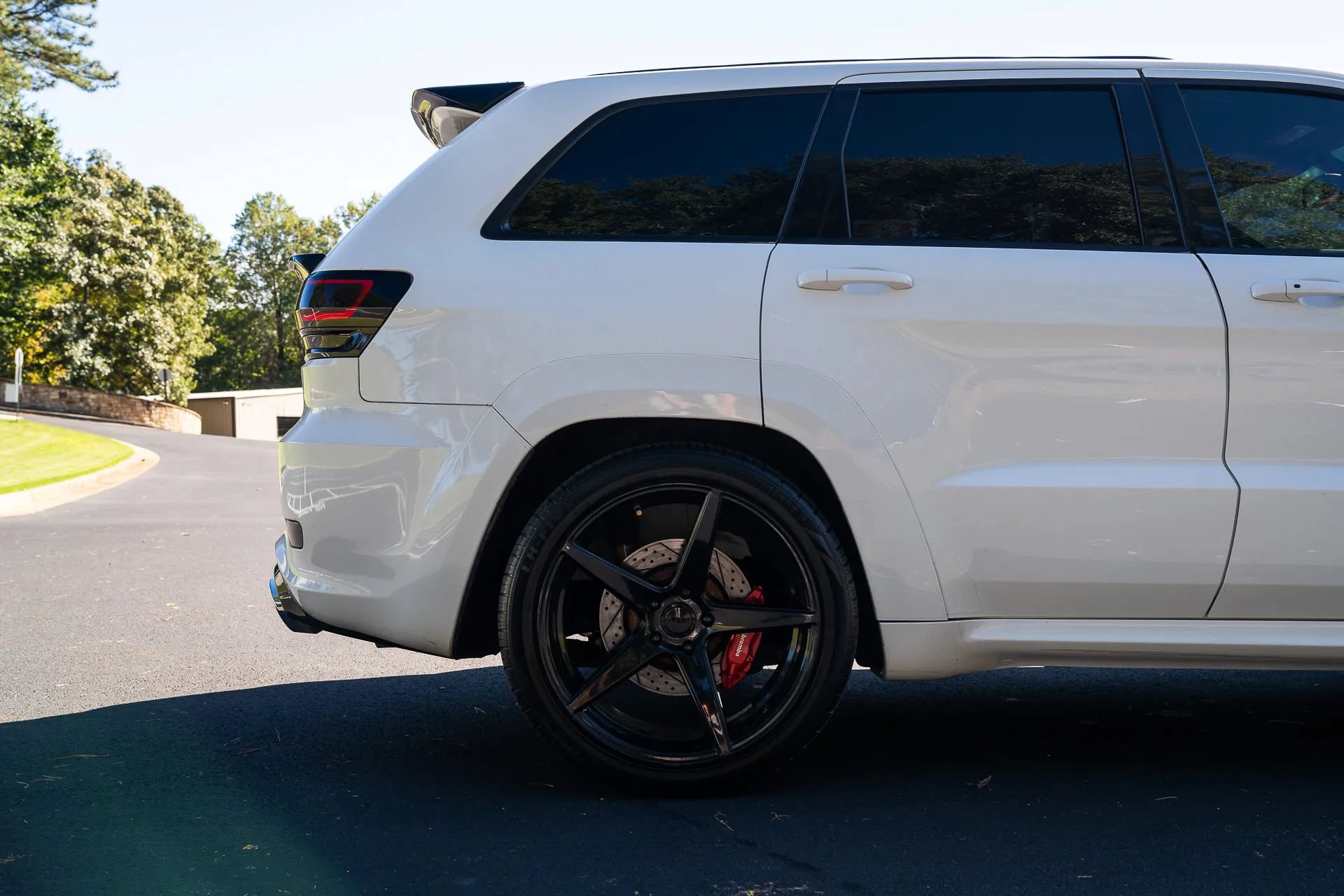 Used 2015 Jeep Grand Cherokee SRT AWD/4WD image 10