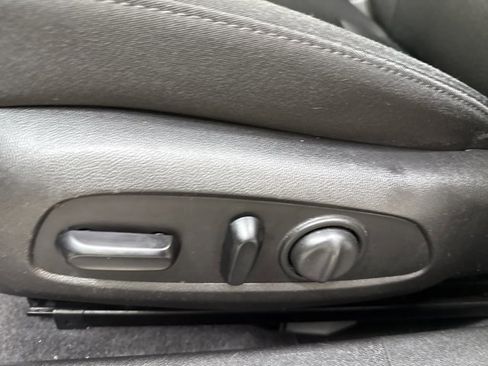 Used 2016 Chevrolet Malibu LT image 25