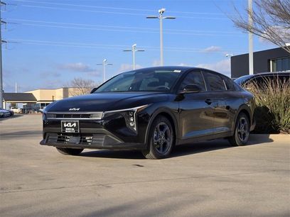 New 2025 Kia K4 LXS