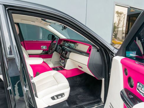 Used 2023 Rolls-Royce Phantom Sedan image 64