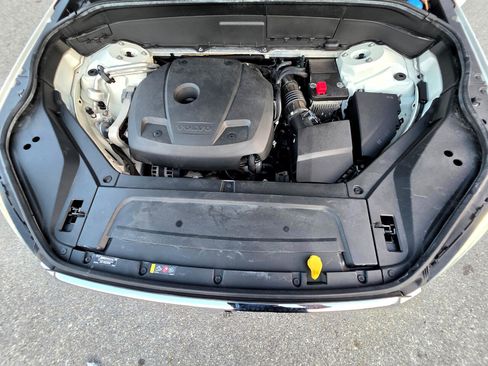 Used 2018 Volvo XC90 T6 Momentum w/ Convenience Package image 24