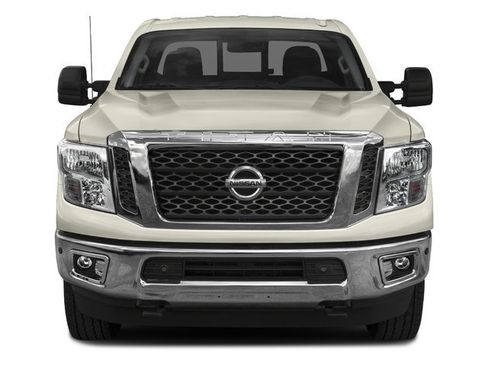 Used 2017 Nissan Titan SV image 7