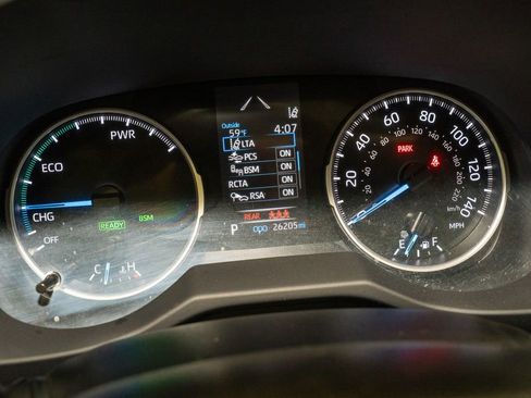 Used 2021 Toyota RAV4 XLE w/ Convenience Package image 18