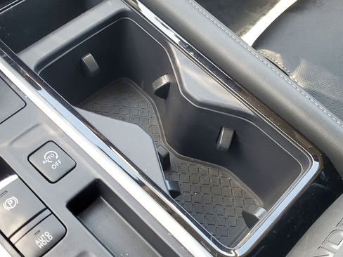 Certified 2024 Nissan Pathfinder SV image 26