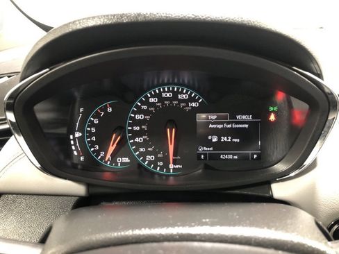 Used 2022 Chevrolet Trax LT w/ LT Convenience Package image 24