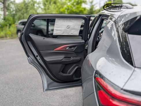 New 2025 Chevrolet Equinox EV RS image 26