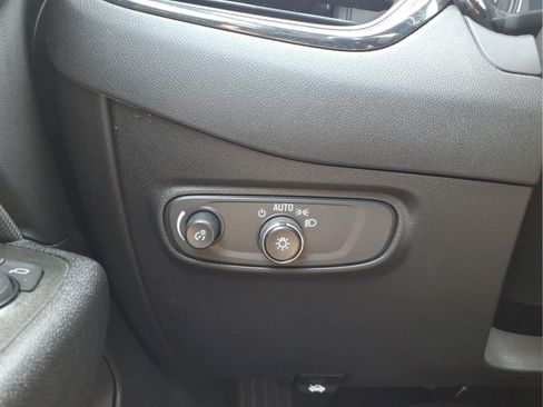 Used 2023 Chevrolet Equinox RS FWD image 7