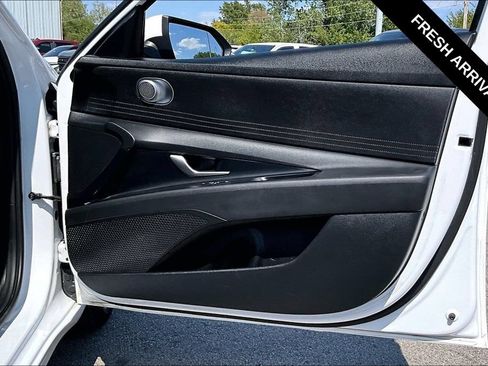 Used 2024 Hyundai Elantra SE FWD image 25