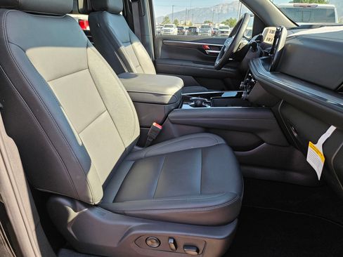 Used 2026 Chevrolet Tahoe Z71 w/ Z71 Off-Road Package AWD/4WD image 32