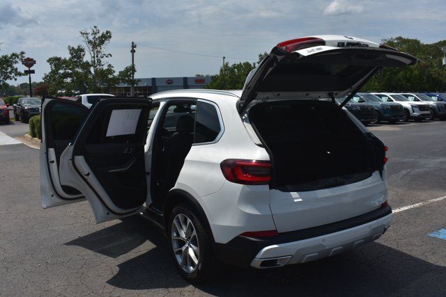 Used 2023 BMW X5 xDrive40i w/ Premium Package AWD/4WD image 17