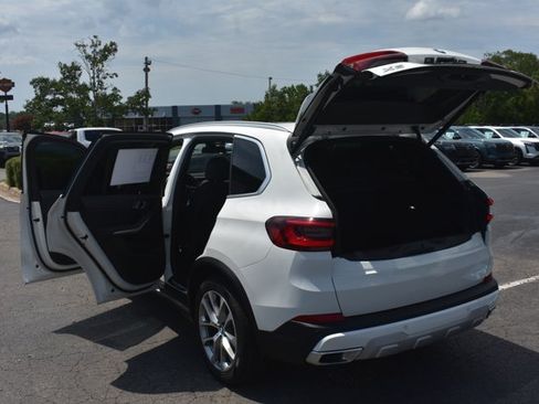 Used 2023 BMW X5 xDrive40i w/ Premium Package AWD/4WD image 17