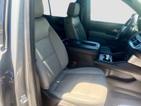 Used 2023 Chevrolet Tahoe Z71 w/ Luxury Package AWD/4WD image 28