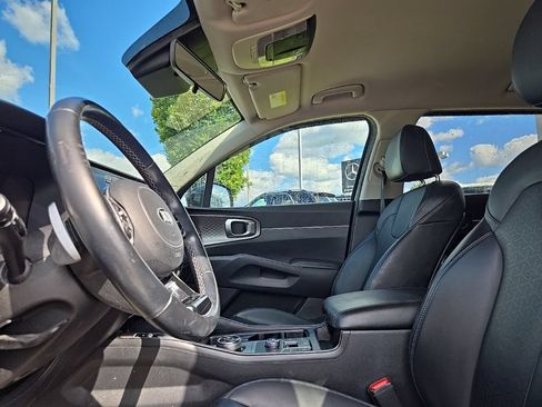 Used 2021 Kia Sorento S FWD image 28