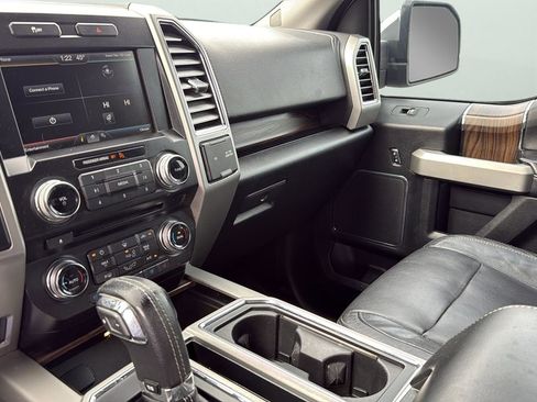 Used 2015 Ford F150 Lariat w/ Equipment Group 502A Luxury image 18